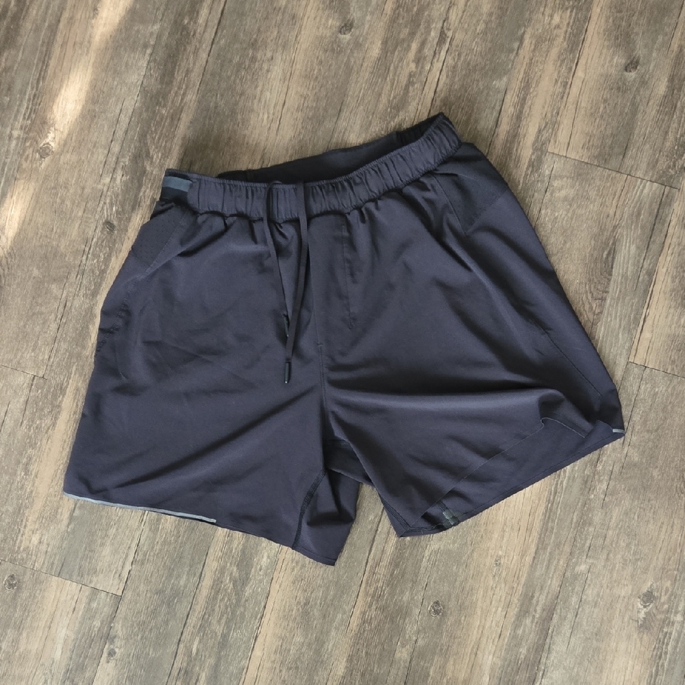Men's Lululemon Surge 6" lined Shorts Med. Black VGUC